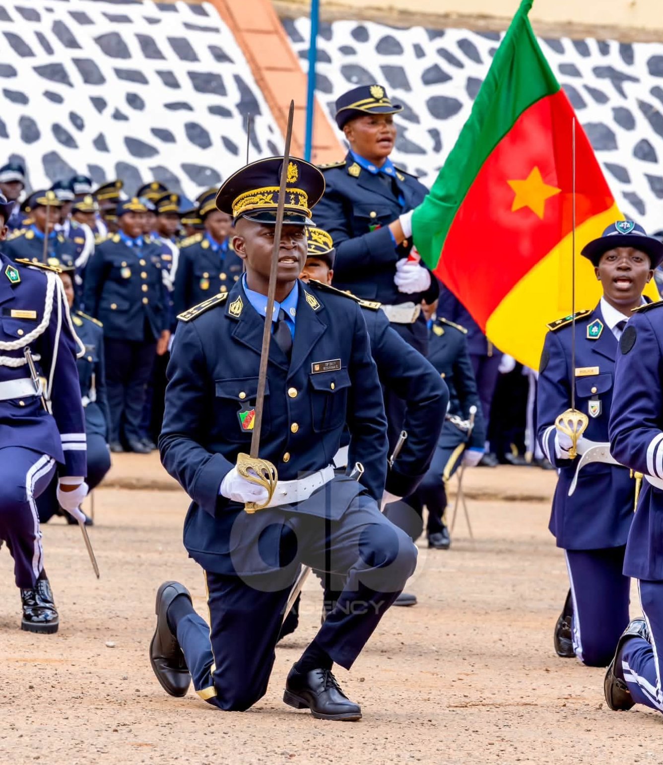 DGSN : 836 nouveaux policiers en activité, 90 fonctionnaires décorés
